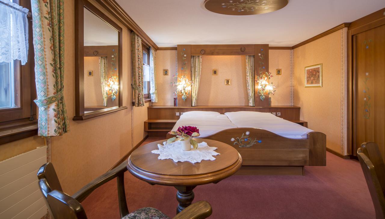 Hotel Olympia Саас-Алмагел Екстериор снимка